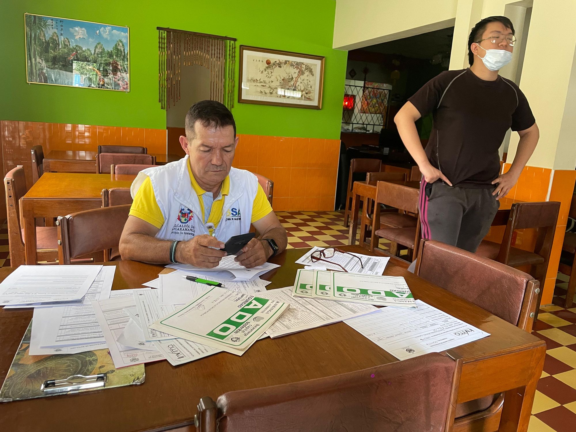 Ratones Cucarachas Y Alimentos Vencidos En Restaurantes De Bucaramanga