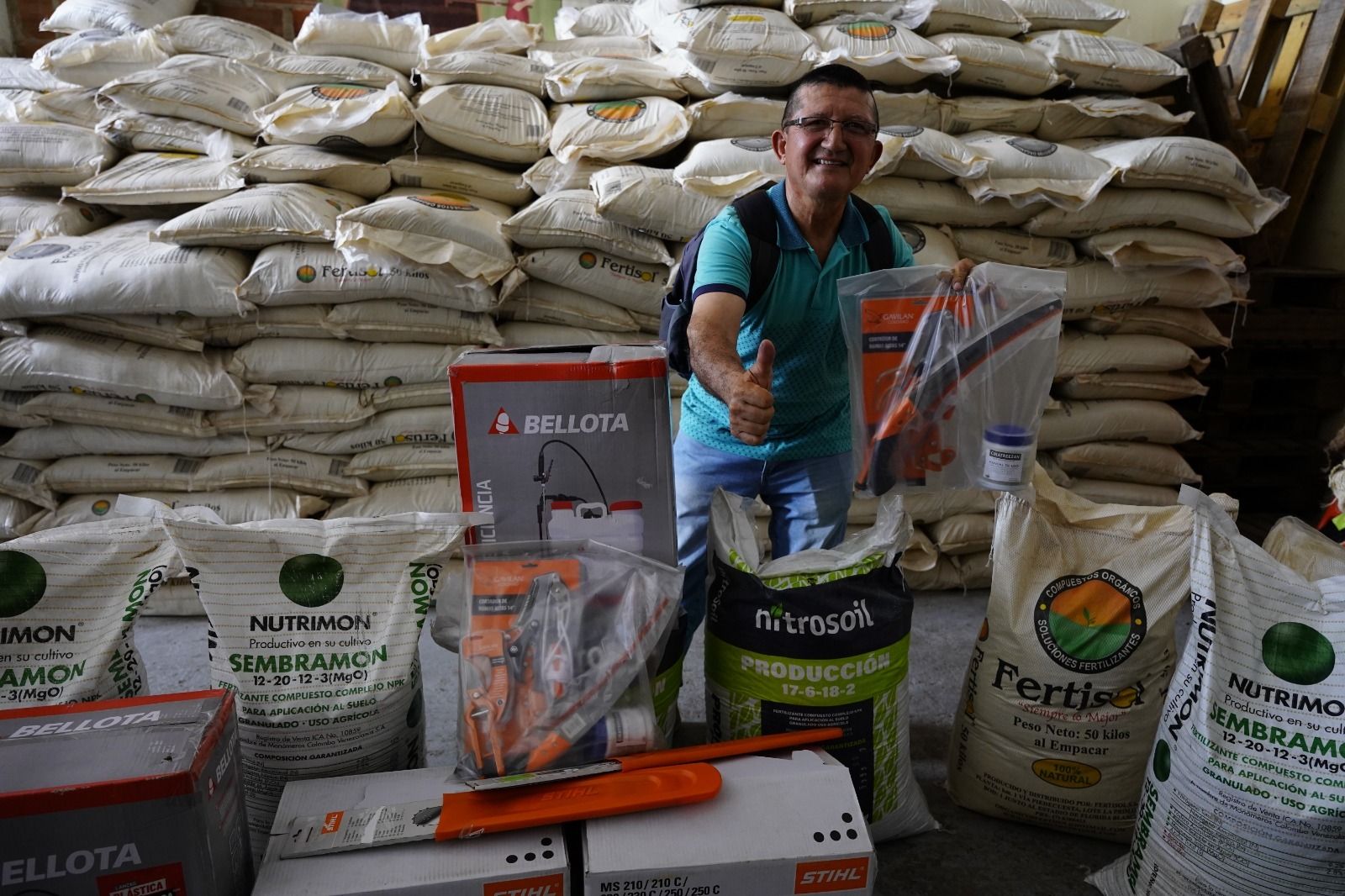 Insumos y herramientas para mejorar cultivos en Santander