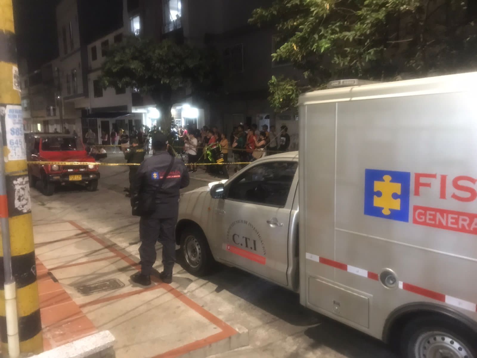 Hombre apareció  muerto en su carro