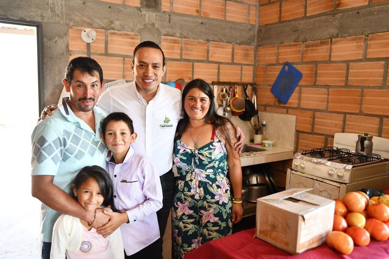 'Mi Techo es un Hecho' ahora cobija a 30 nuevas familias de Gámbita, Santander