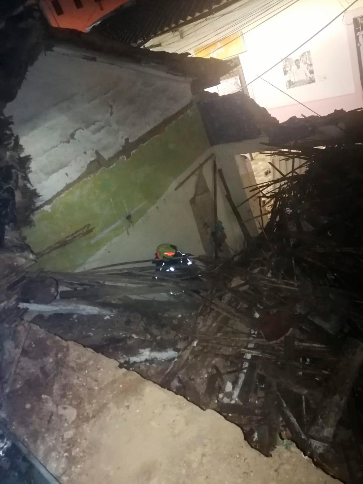Bomberos rescataron a tres personas tras colapso de vivienda en Bucaramanga