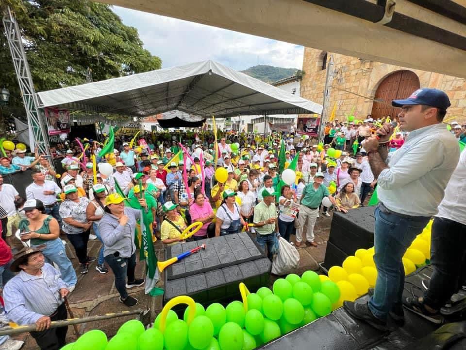 Multitudinario cierre de campaña de Héctor Mantilla en las provincias de Santander