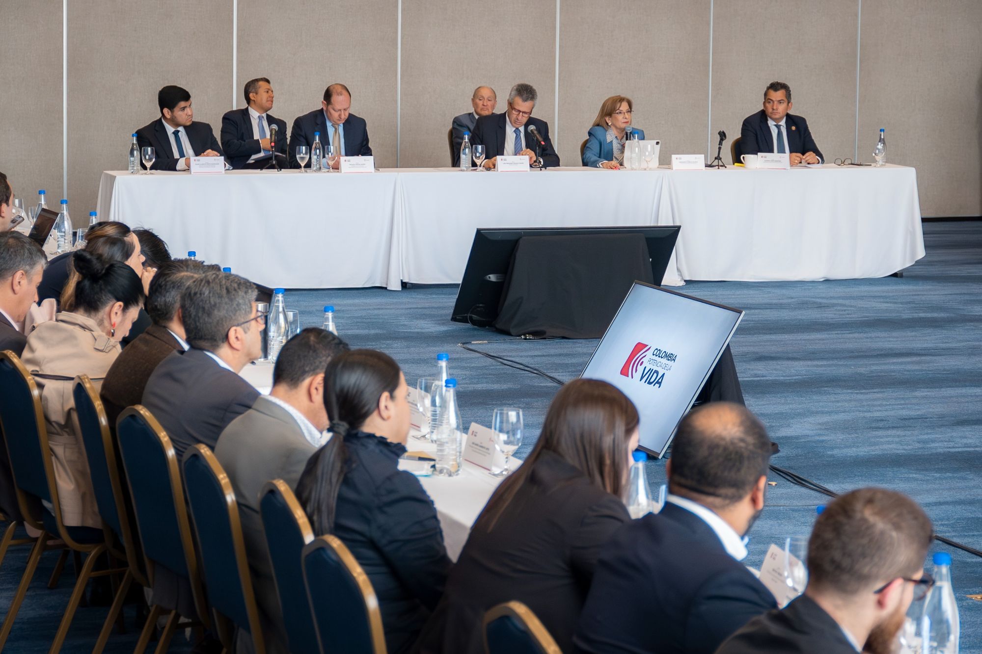 Min Interior tuvo que desmentir presiones al electorado desde su cartera