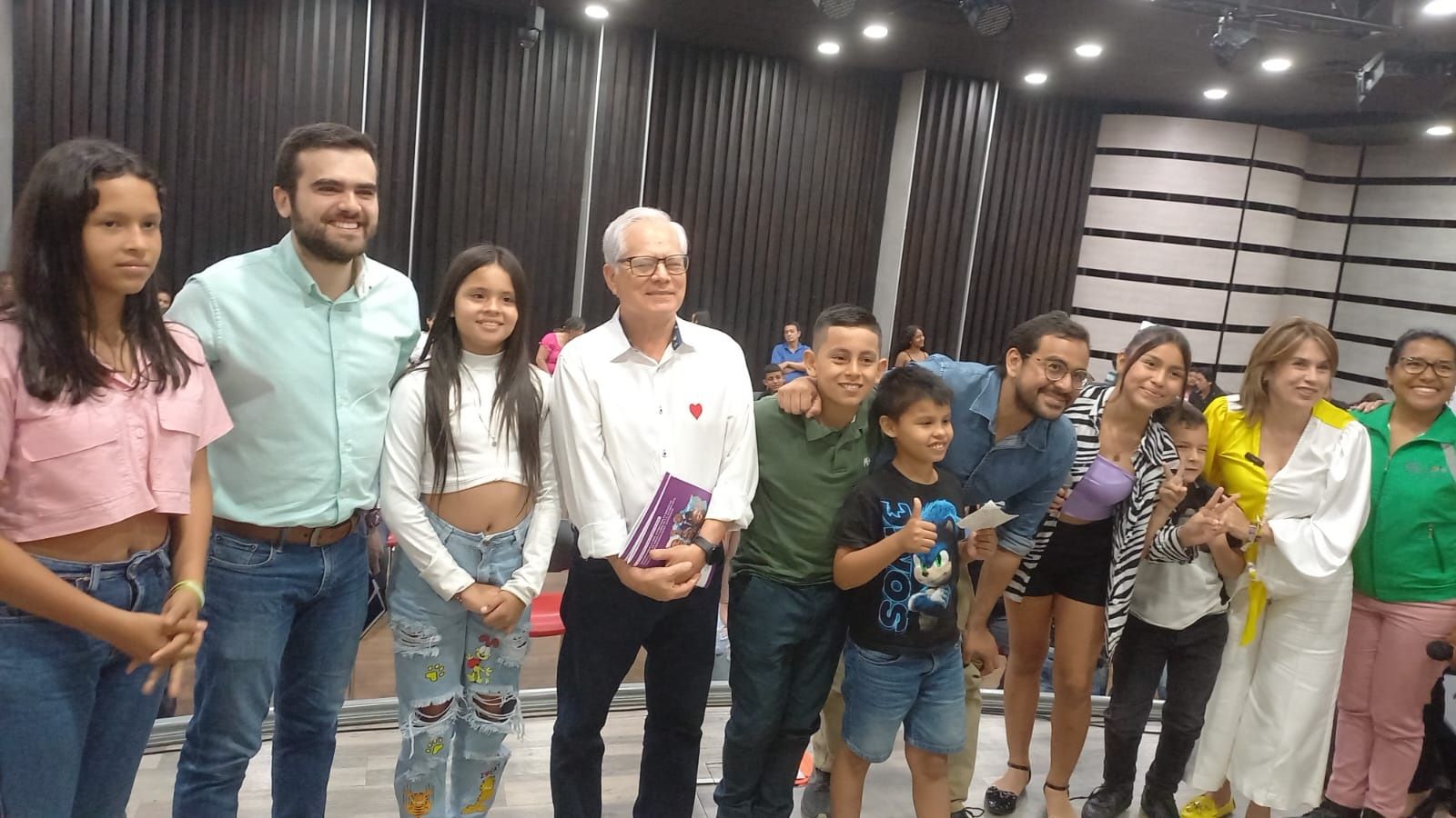 Solo 4 candidatos cumplieron cita con la niñez bumanguesa