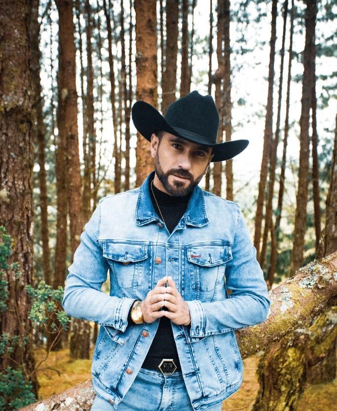 Ángel Toro hace un llamado al perdón en “No es justo”