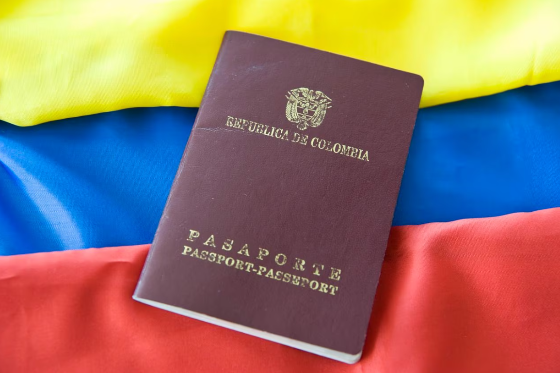 Gobierno firmó por un año más el contrato para producir pasaportes