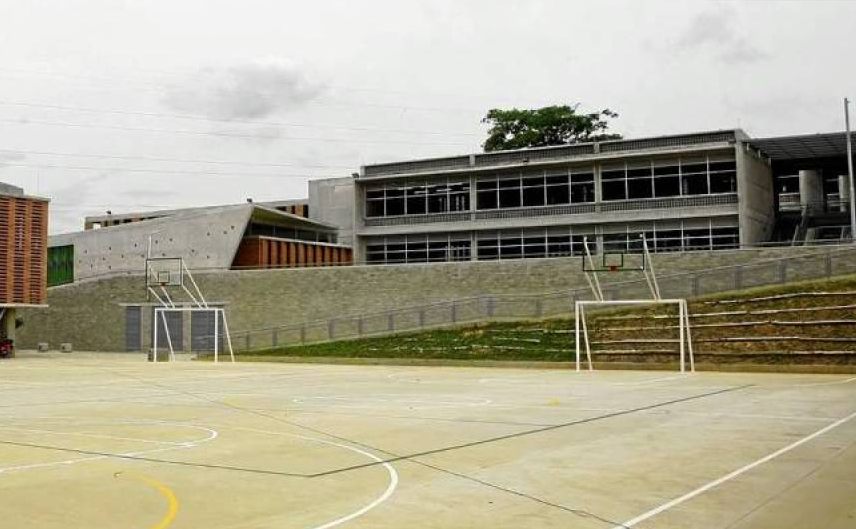 Nuevas obras mejoraron escenario deportivo en colegio Los Colorados