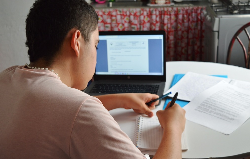 Más de 20 mil computadores recibirán los colegios oficiales