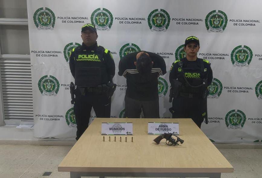 VIDEO : Su “Pasión” por el fútbol lo llevó  hasta la cárcel por andar armado