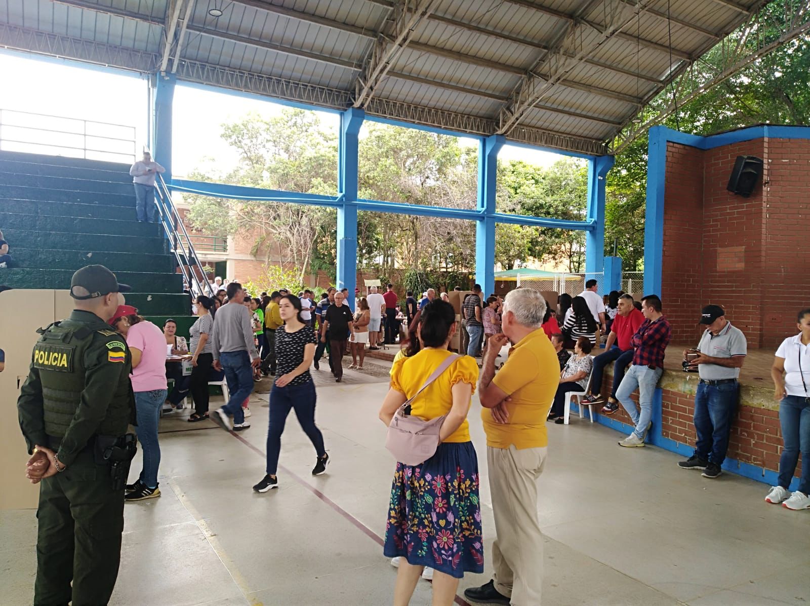 Se fueron a votar y acabaron tras las rejas