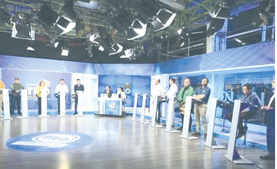 Zaperoco durante debate en Canal Regional de Televisión
