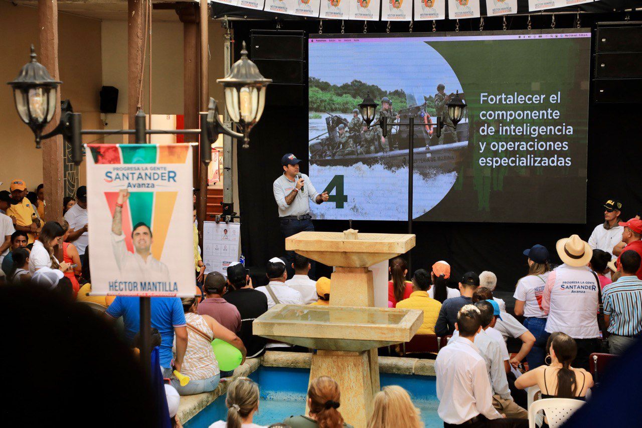Héctor Mantilla reta a Juvenal Díaz a un debate sobre transporte metropolitano