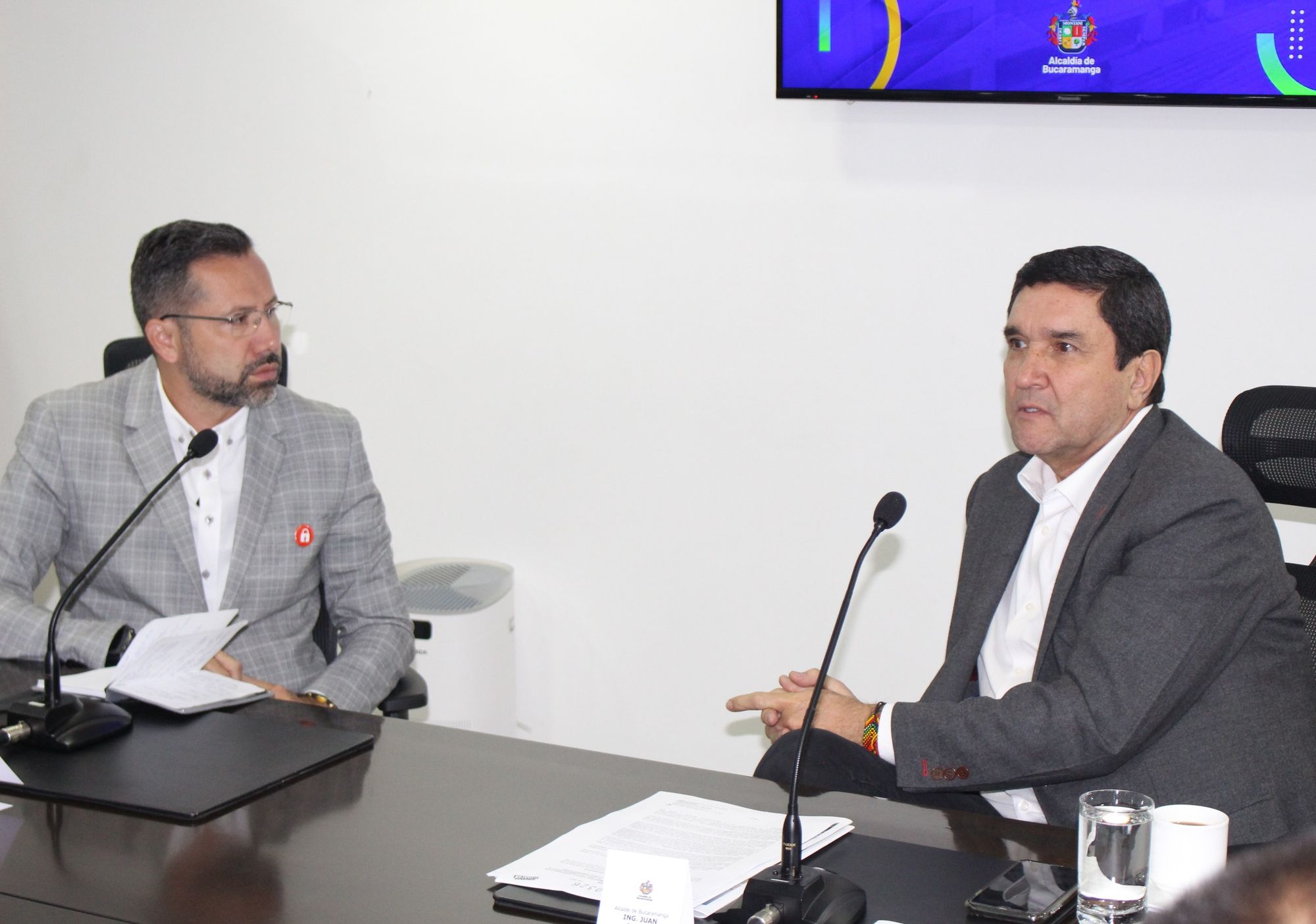 Las perlas de la Administración de Cárdenas: desde contratación amarrada hasta el robo de 3 mil automotores de los patios del tránsito