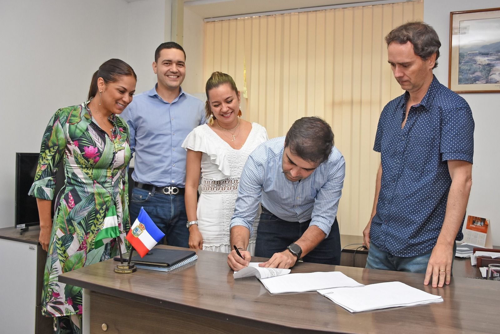 amb extiende sus dominios hasta la capital del Cesar