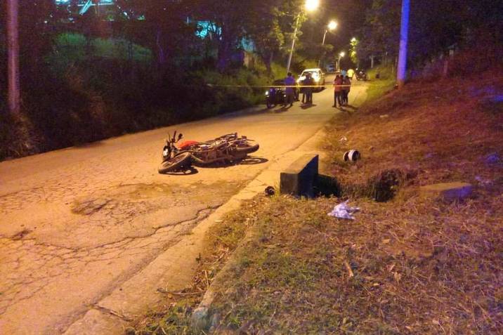 Motorizado fue arrollado de muerte por otro velocípedo