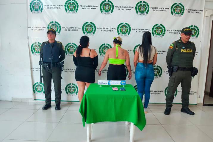 Las “tremendas” le manosearon hasta el celular a un hombre en Bucaramanga