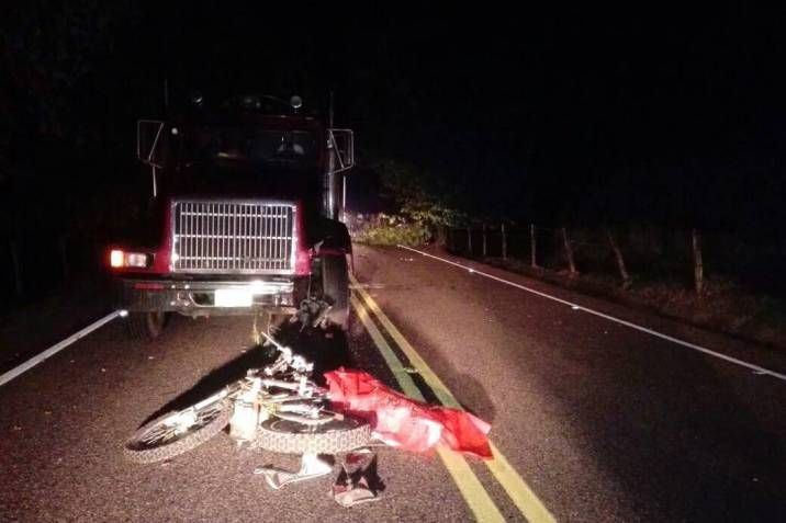 Jóvenes en moto perecieron tras el arrollados por camión en Puerto Berrío