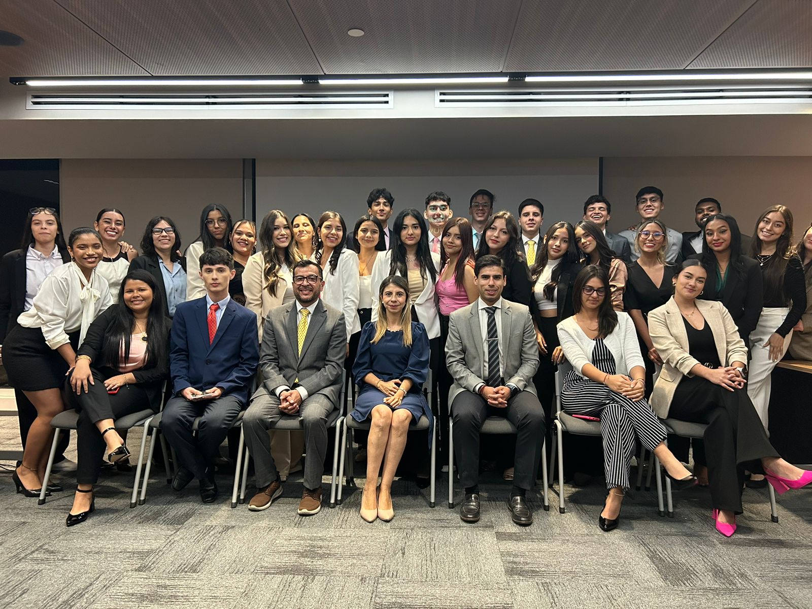 Cena Negocios Internacionales UPB