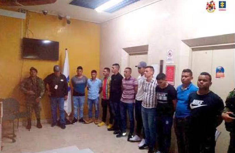 Lo amarraron a un árbol, lo estrangularon y lo enterraron para desaparecerlo