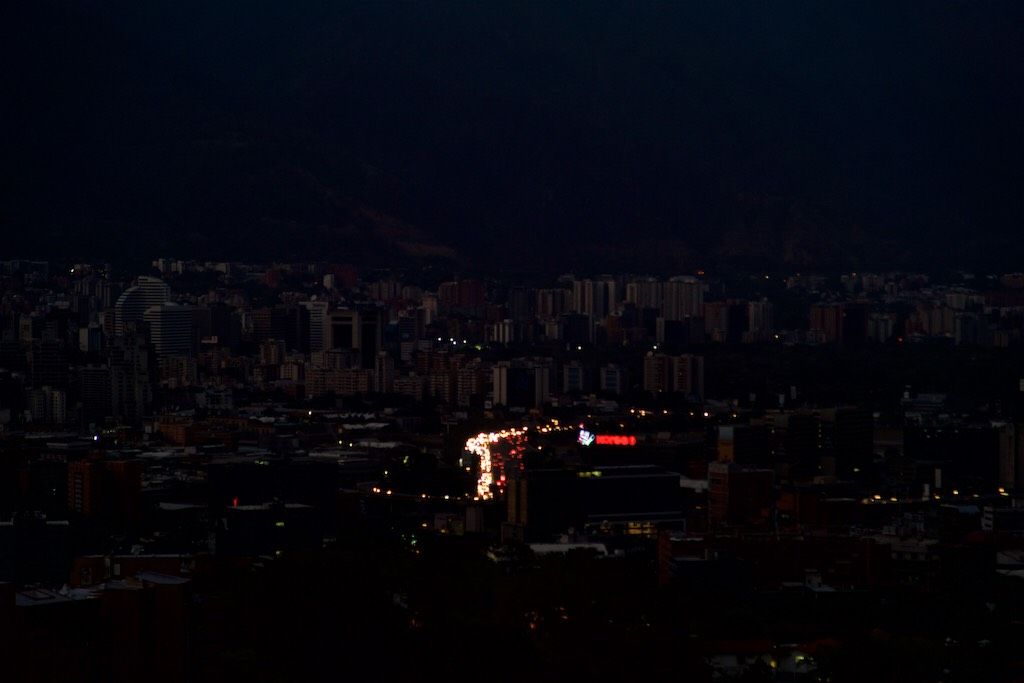 La CREG acéfala y el país... ¿al borde de un apagón?: Contraloría lanza alerta