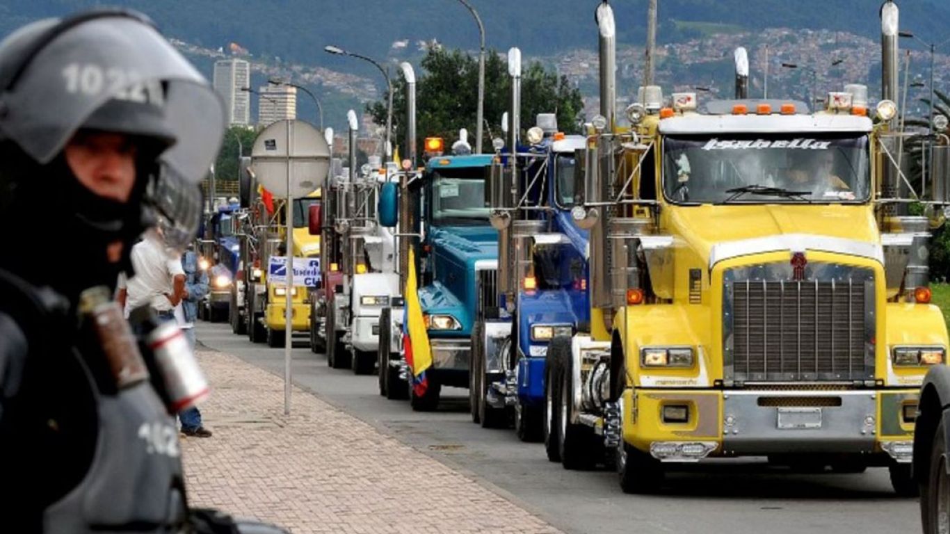 Camioneros chocan con el Ministro y amenazan paro