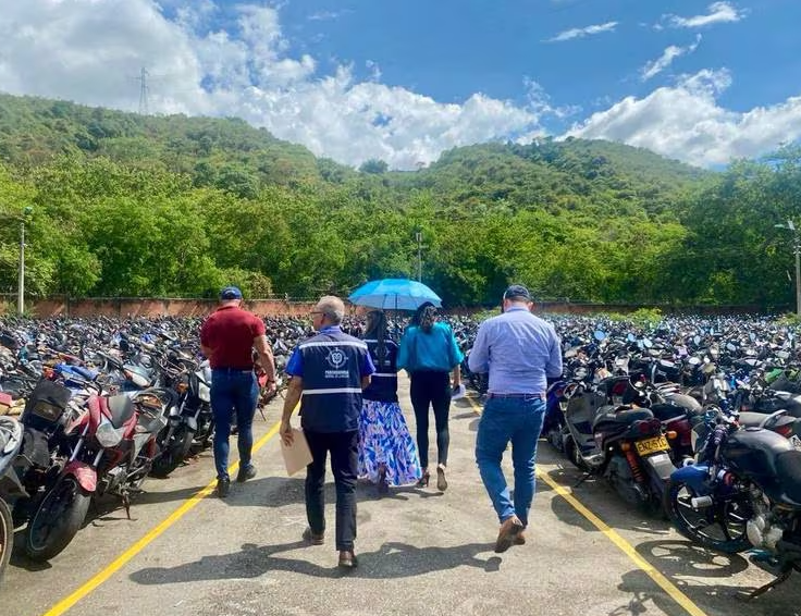 Procuraduría visitó patios de la Dirección de Tránsito de Bucaramanga