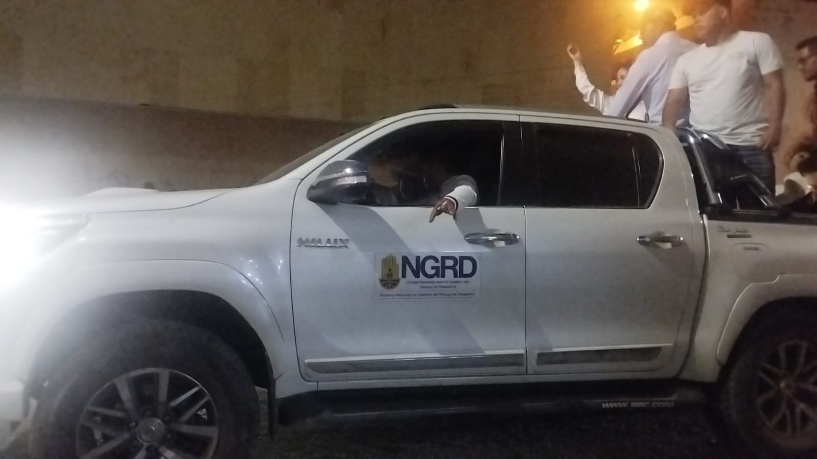 Vehículo de UNGRD sirvió de bar y rumba ambulantes a varias personas en El Socorro