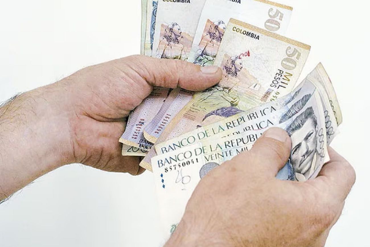 Salario mínimo subiría a $1,300.000 si incrementa 12% para el 2024