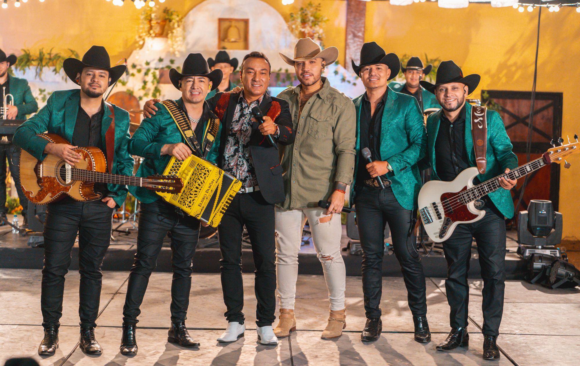 Grupo Dominio y Jessi Uribe presentan “Cenizas”