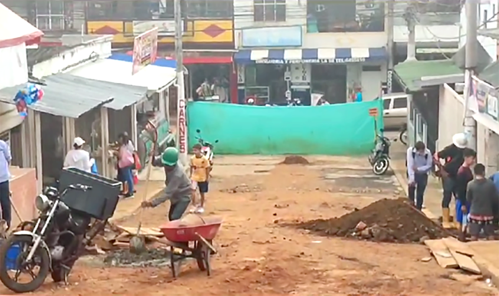 Comunidad del barrio Alares no soporta más incumplimiento en el pavimento de sus calles