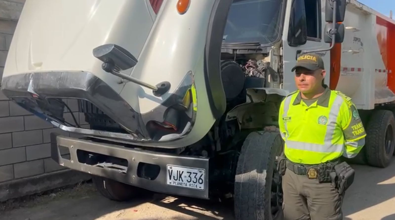Con documentos falsos conductor intentó ingresar una volqueta a Bucaramanga