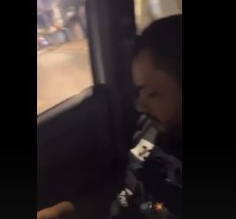 Desadaptado circuló por las calles de Bucaramanga lanzando pólvora desde un carro