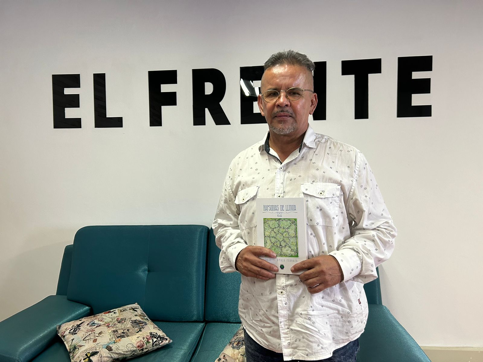 Gabriel Ayala Pedraza presenta su novela Rapsodias de Lluvia