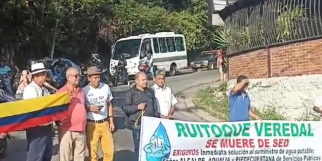 Habitantes bloquearon la vía nacional porque no tienen agua en la vereda Ruitoque