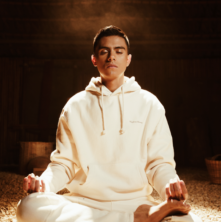 Nico Hernández crea el género “Musari” y presenta el sencillo “Eres”