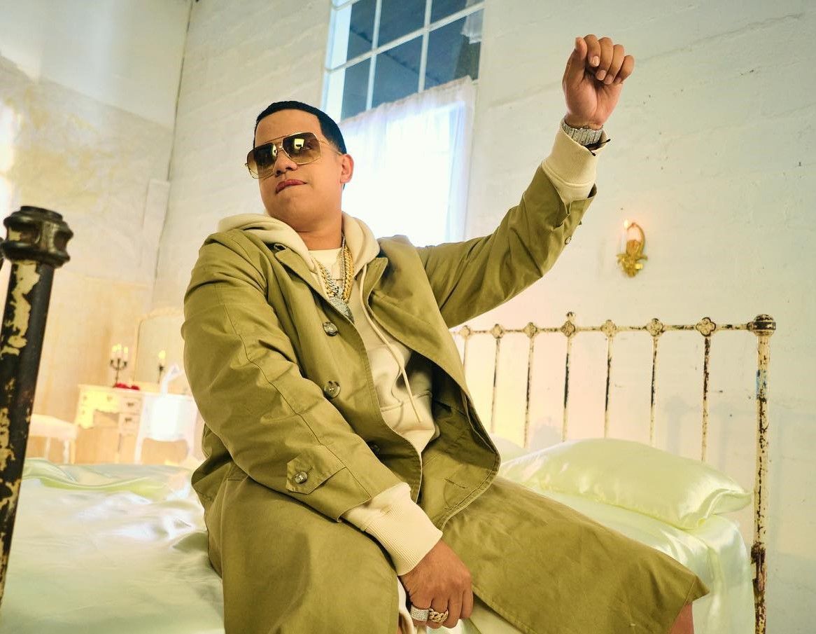 J Álvarez culmina un exitoso 2023