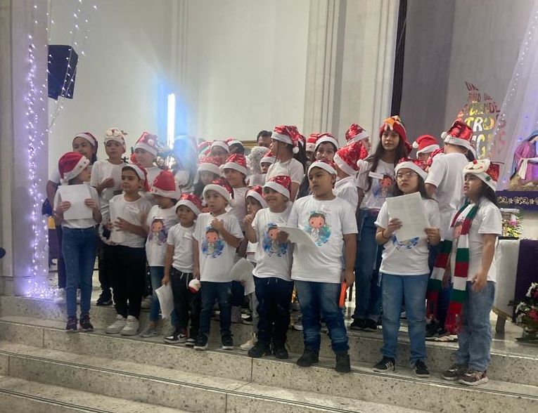 Brillante actuación de coros de voces blancas durante celebración de Novena de Aguinaldos