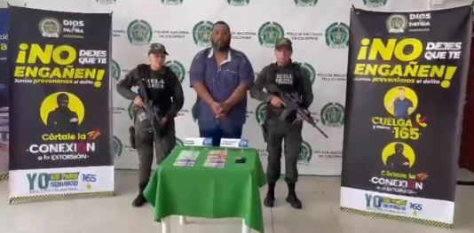 Por una cucaracha en la hamburguesa  hombre intentó extorsionar a un restaurante en Bucaramanga