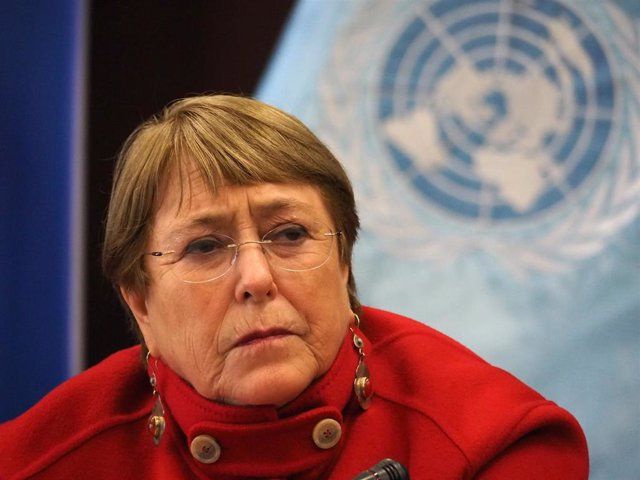 Bachelet advierte que la nueva constitución de Chile desfavorece a las mujeres