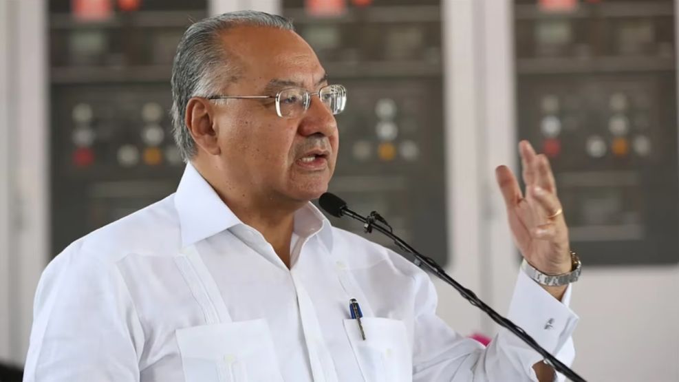 Exembajador estadounidense detenido por espionaje a favor de Cuba