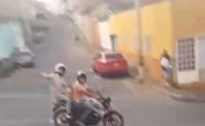 A piedrazos están atacando busetas en San Gil