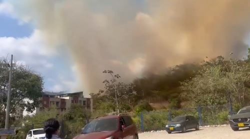 Girón vivió emergencia por incendio forestal