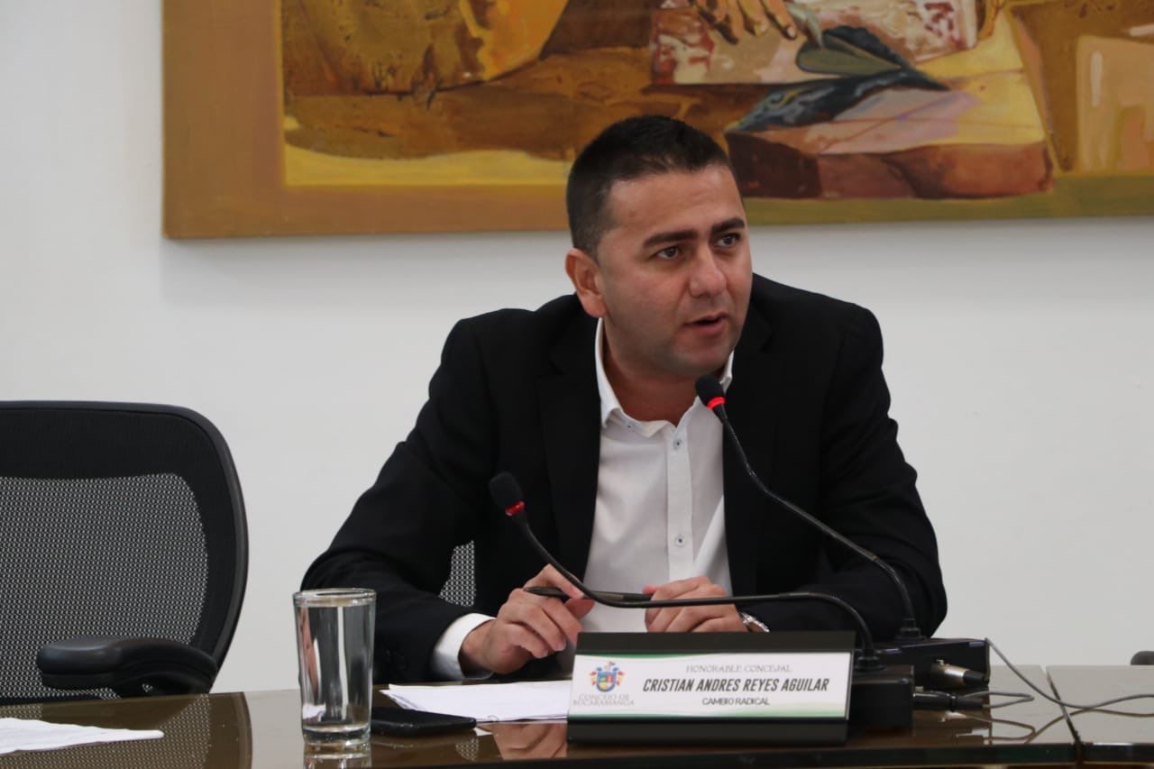 Concejo de Bucaramanga eligió a Cristian Reyes Aguilar como nuevo representante ante el Área Metropolitana