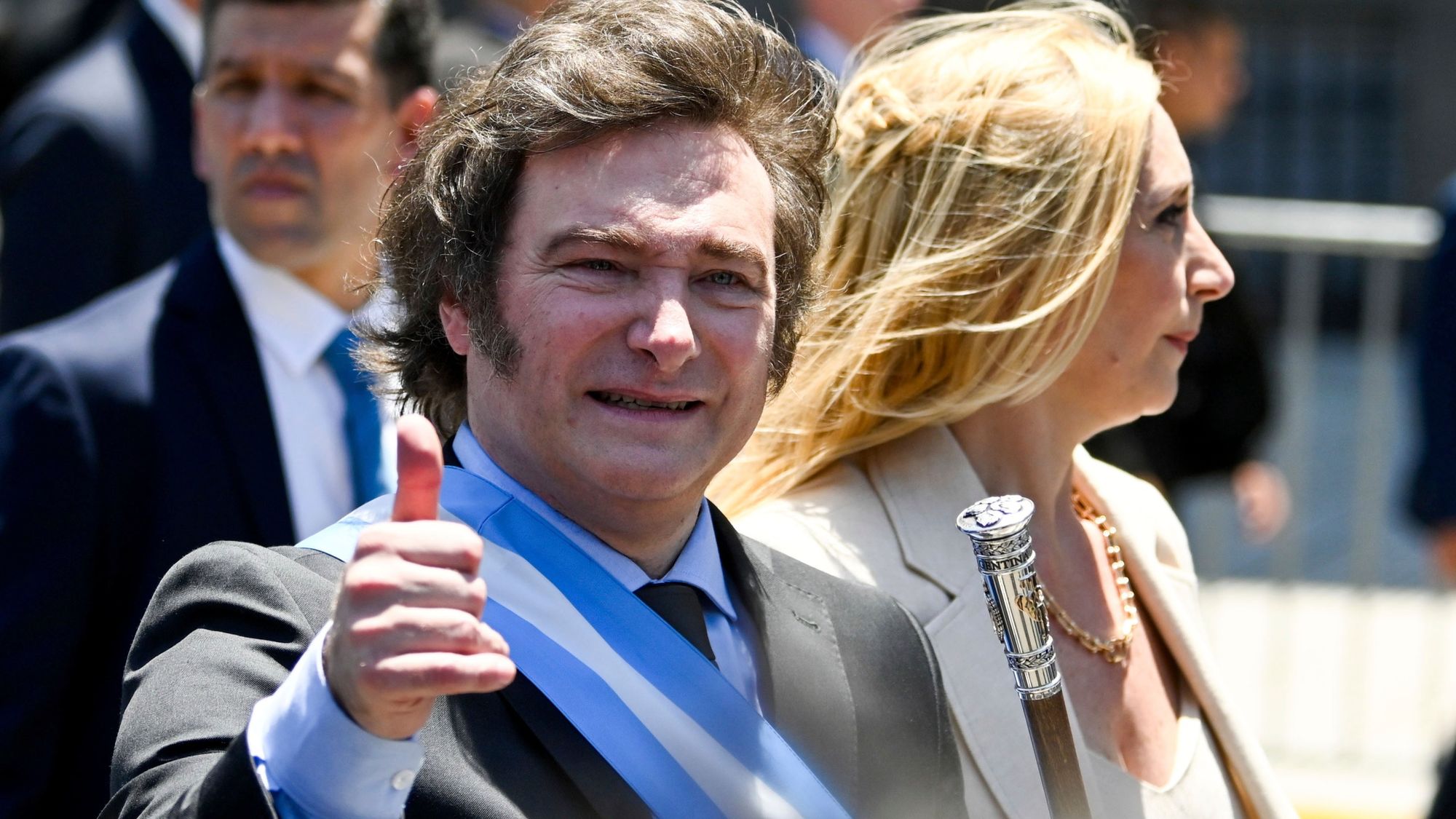 Milei cumplió un mes al poder con el 63% de aprobación