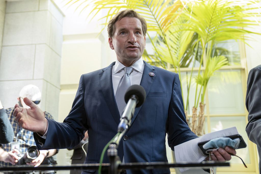 OpenAI suspende chatbot que simulaba identidad del candidato demócrata Dean Phillips