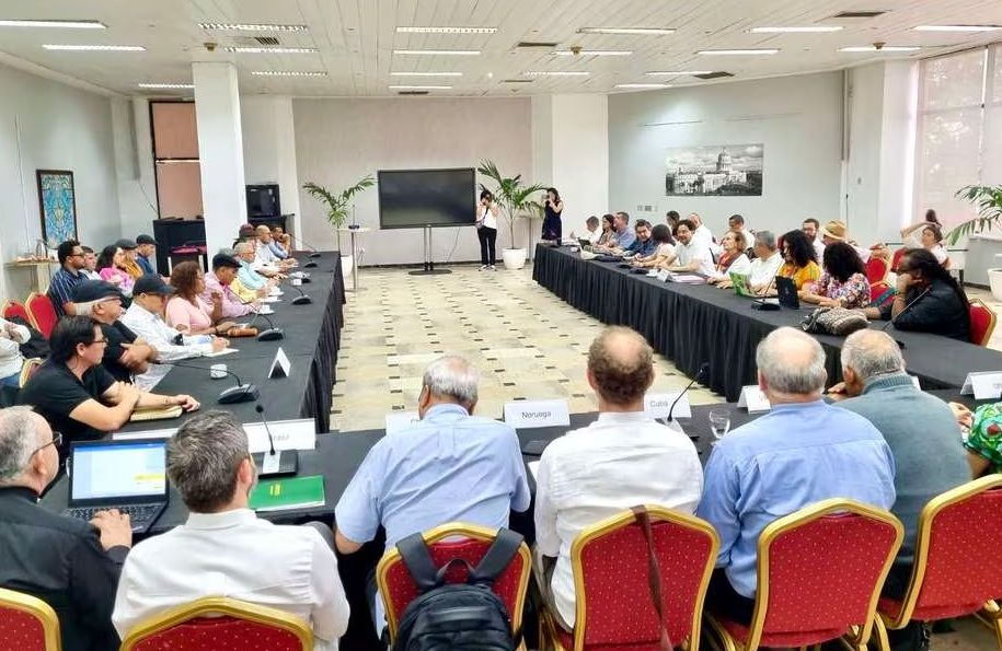 Desmienten prórroga de cese al fuego con ELN: “Aún conversamos”