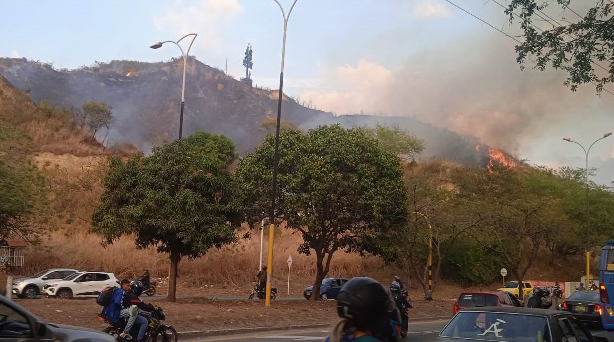 Otro incendio forestal se produjo este lunes cerca a Girón, Santander