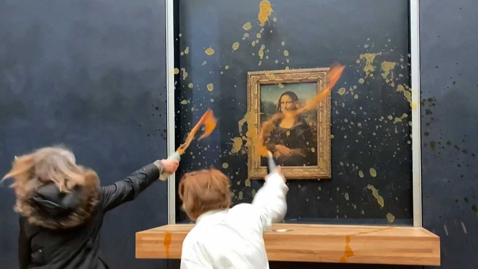 'La Gioconda' atacada por activistas por el derecho a una alimentación sana