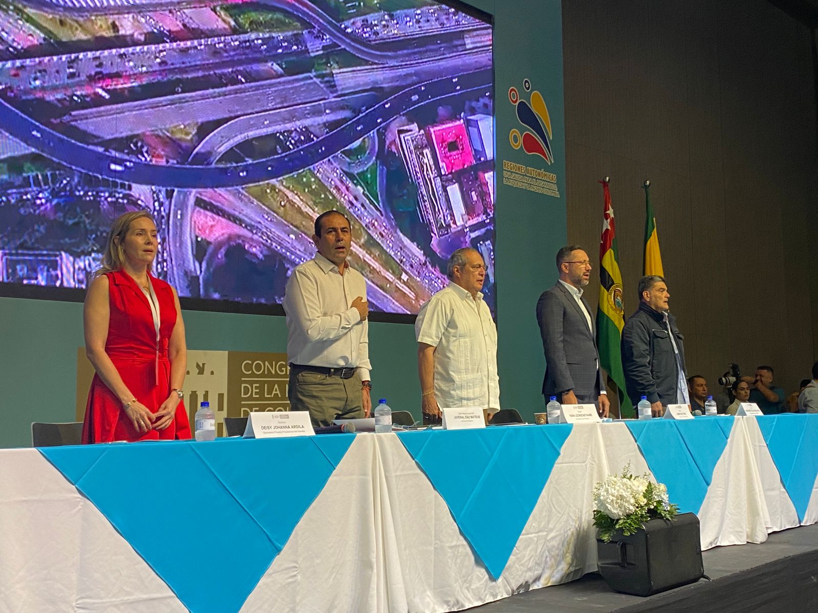 Crear ‘Región Metropolitana’ para descentralización administrativa proponen senadores en Santander