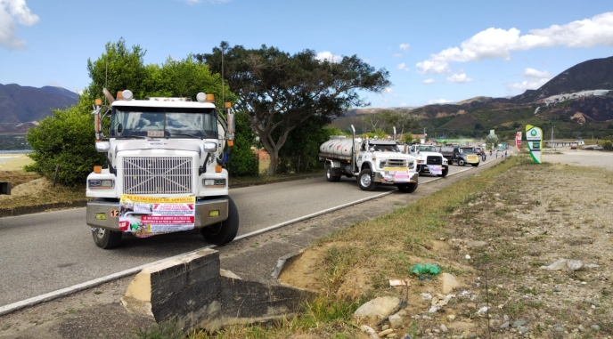 Por decreto que afecta a distribuidores de gasolina cerraron la vía Ocaña-Cúcuta